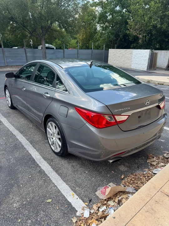 2011 Hyundai Sonata - Image 7 of 14