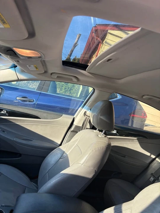 2011 Hyundai Sonata - Image 6 of 7