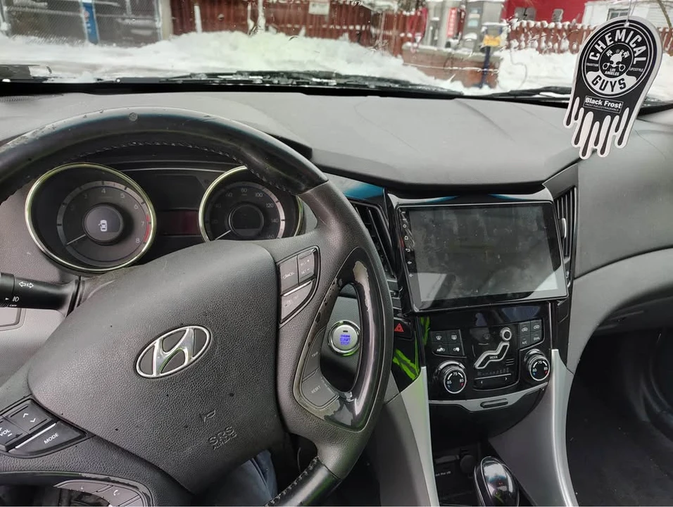 2011 Hyundai Sonata - Image 5 of 9