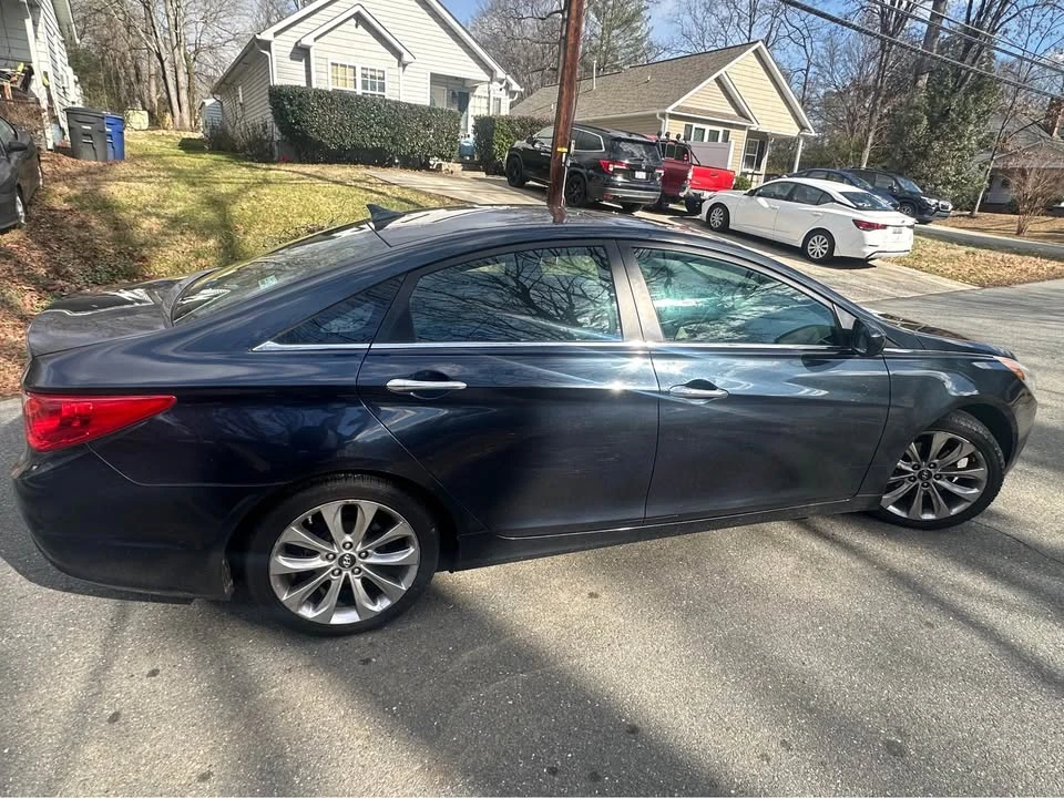 2011 Hyundai Sonata - Image 4 of 20