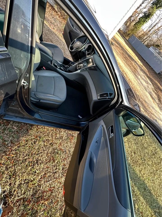 2011 Hyundai Sonata - Image 16 of 20