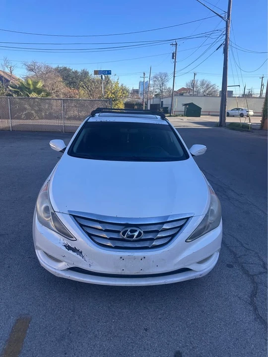 2011 Hyundai Sonata - Image 6 of 9