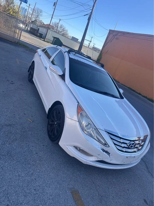 2011 Hyundai Sonata - Image 5 of 9