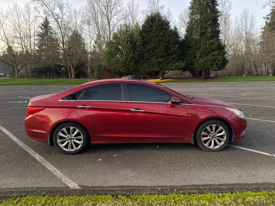 2011 Hyundai Sonata - Image 4 of 11