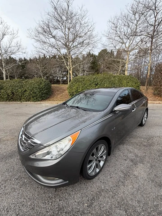 2011 Hyundai Sonata - Image 3 of 11