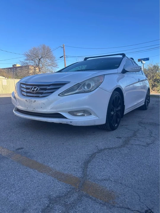 2011 Hyundai Sonata - Image 3 of 9