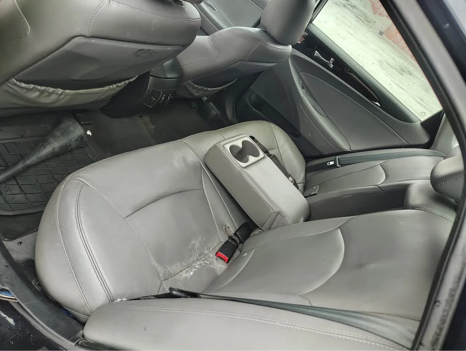 2011 Hyundai Sonata - Image 7 of 9