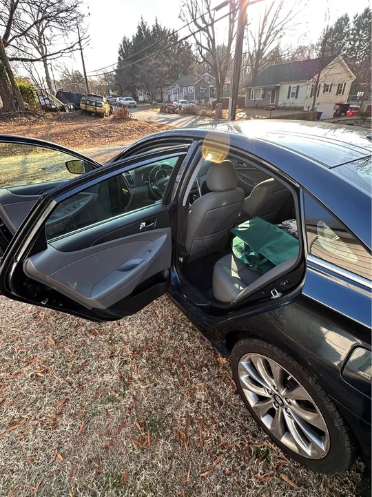 2011 Hyundai Sonata - Image 14 of 20