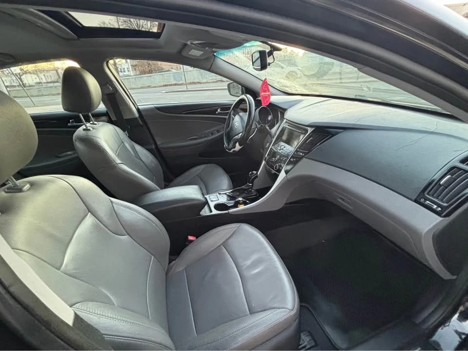 2011 Hyundai Sonata - Image 9 of 14