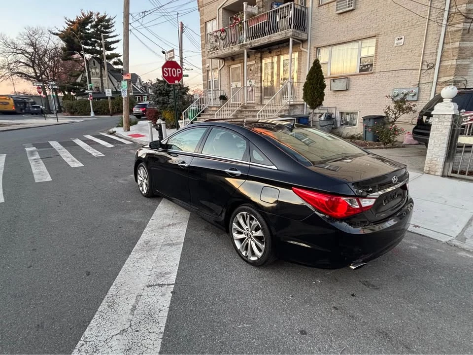 2011 Hyundai Sonata - Image 5 of 14