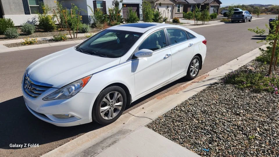 2011 Hyundai Sonata - Image 12 of 18