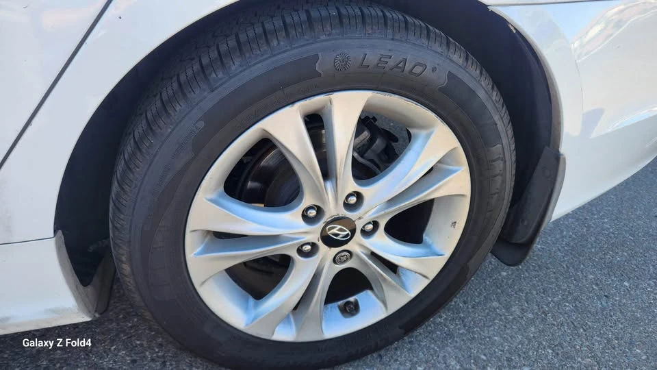 2011 Hyundai Sonata - Image 9 of 18