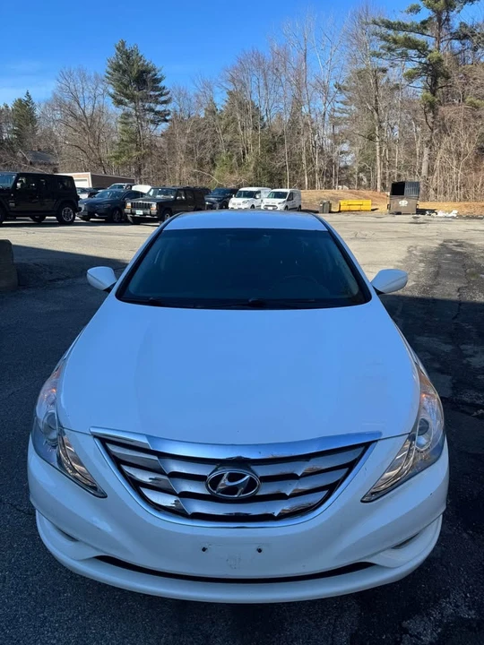 2011 Hyundai Sonata - Image 3 of 13