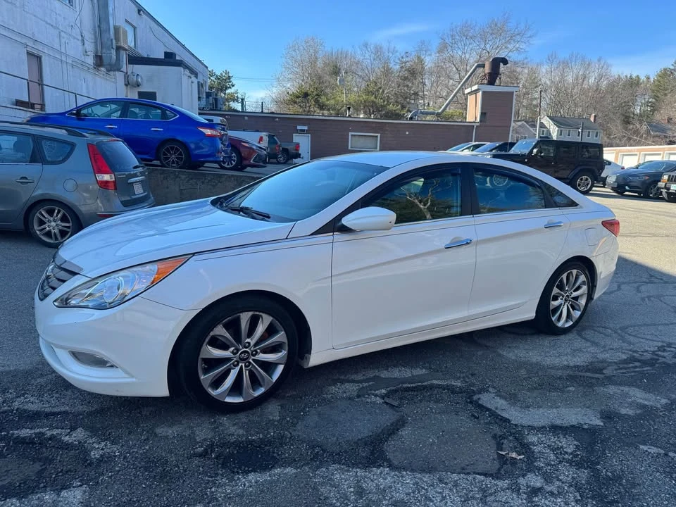 2011 Hyundai Sonata - Image 7 of 13