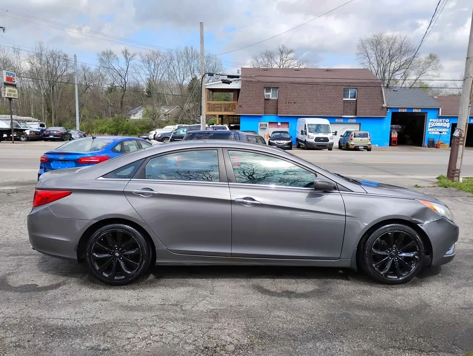 2011 Hyundai Sonata - Image 3 of 8