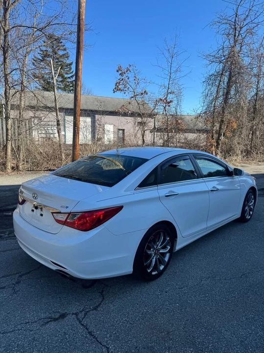 2011 Hyundai Sonata - Image 5 of 13
