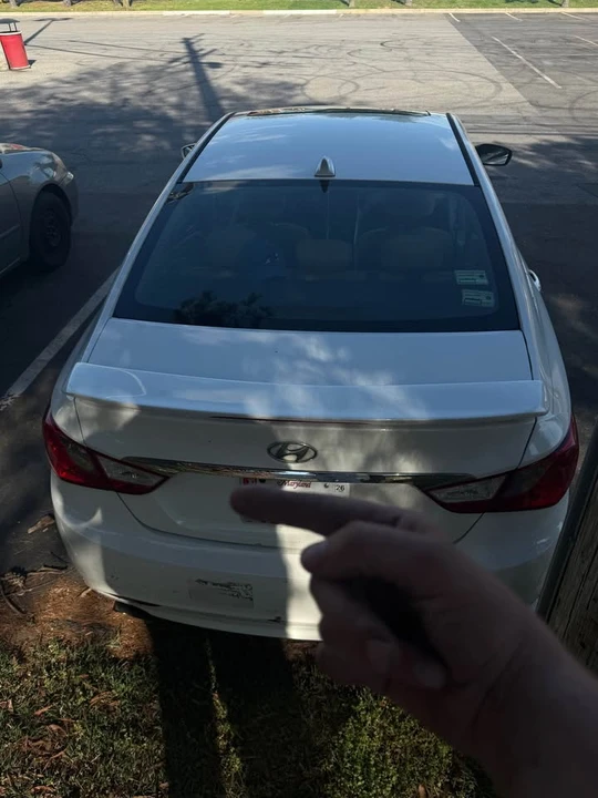 2011 Hyundai Sonata - Image 3 of 8