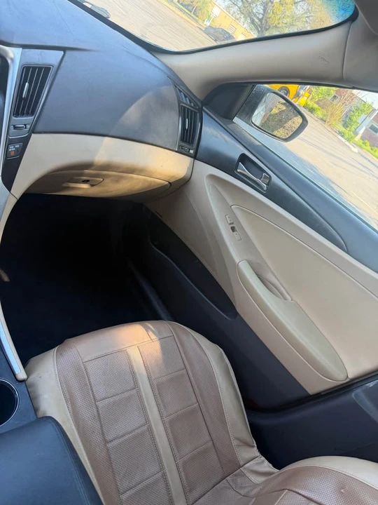 2011 Hyundai Sonata - Image 6 of 8