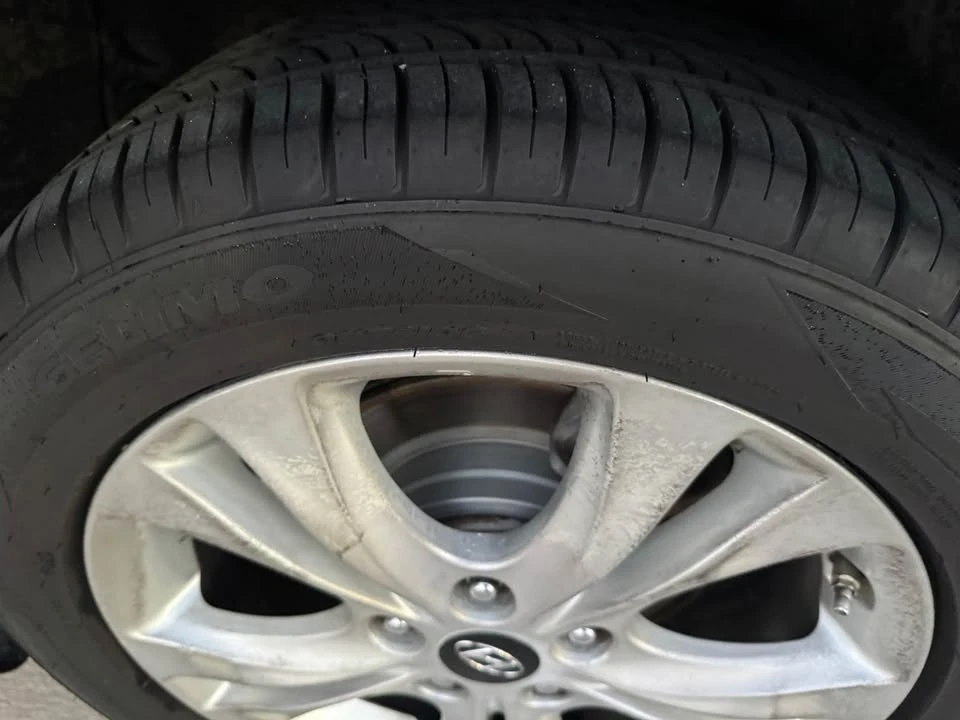 2011 Hyundai Sonata - Image 13 of 14