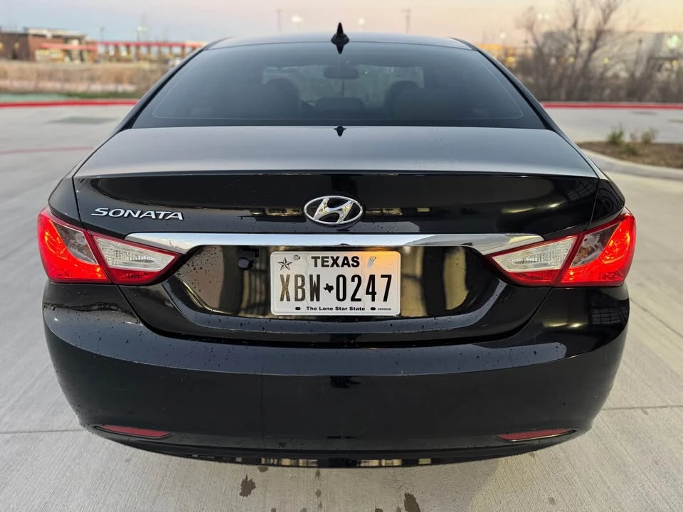 2011 Hyundai Sonata - Image 5 of 14