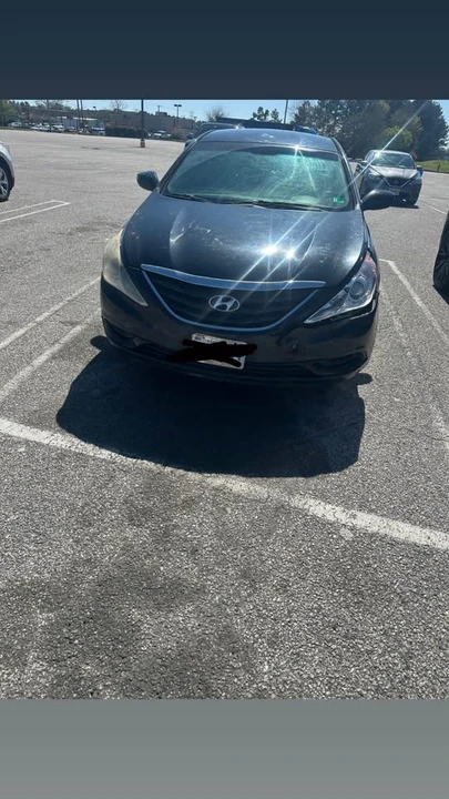2011 Hyundai Sonata - Image 2 of 5