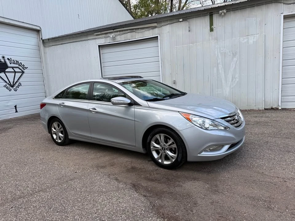 2011 Hyundai Sonata - Image 3 of 15
