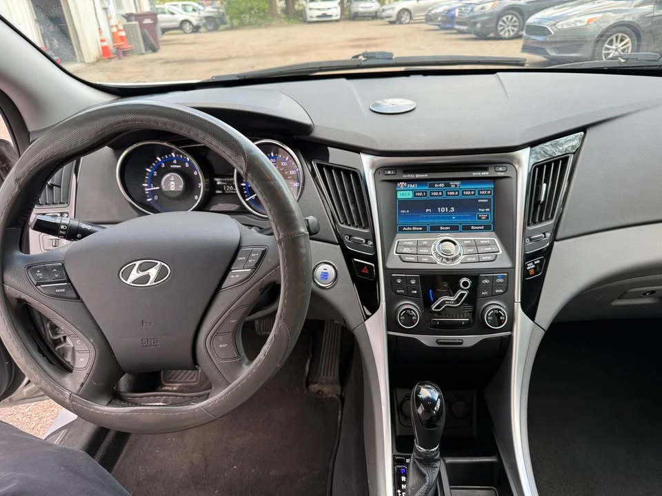 2011 Hyundai Sonata - Image 13 of 15