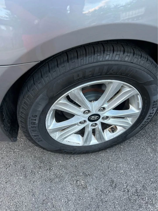 2011 Hyundai Sonata - Image 8 of 9