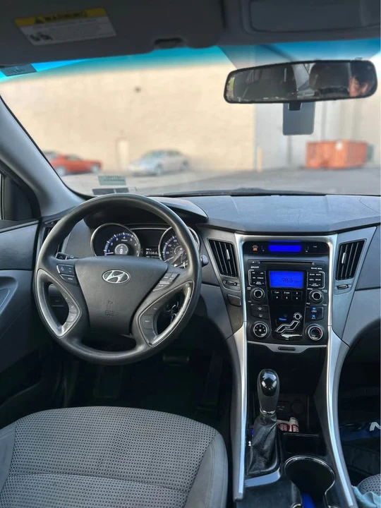 2011 Hyundai Sonata - Image 6 of 9