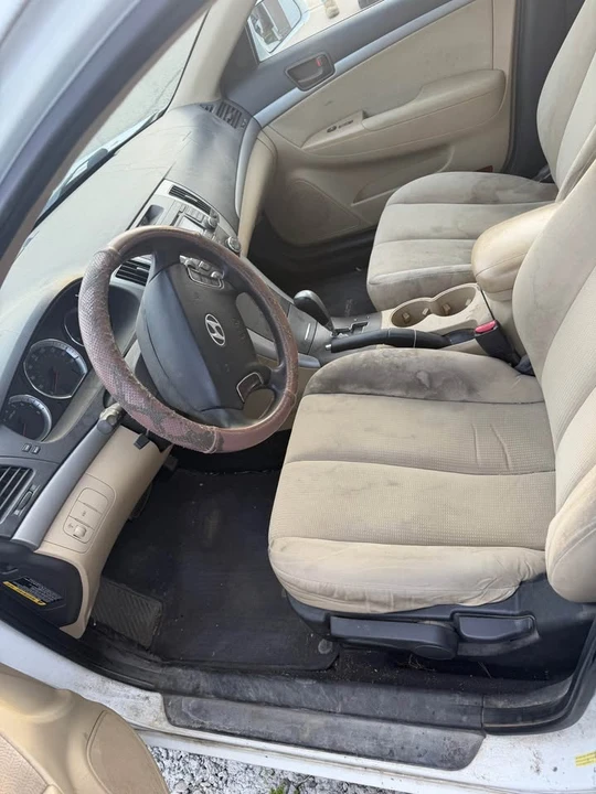 2011 Hyundai Sonata - Image 7 of 11