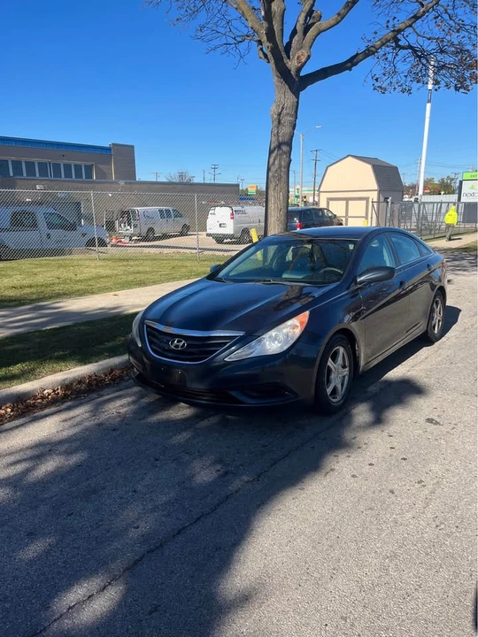 2011 Hyundai Sonata - Image 2 of 11