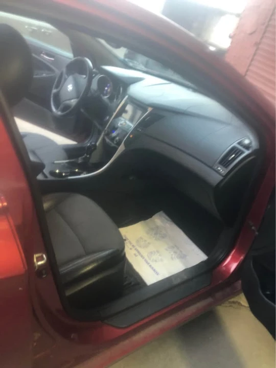 2011 Hyundai Sonata - Image 10 of 13