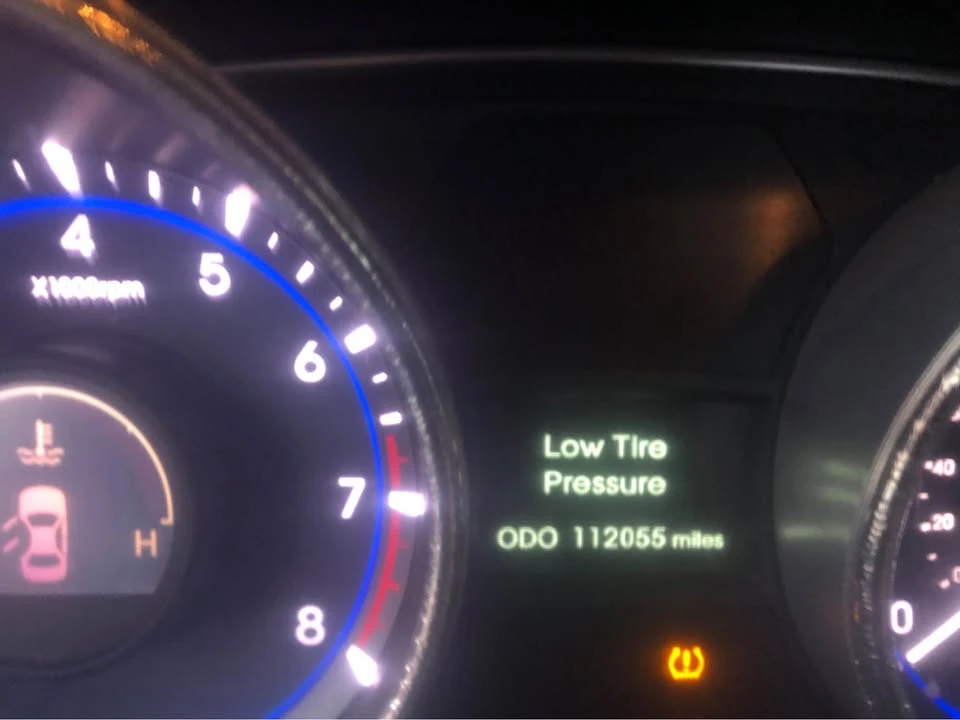 2011 Hyundai Sonata - Image 12 of 13