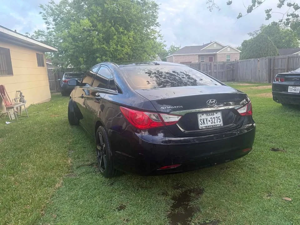 2011 Hyundai Sonata - Image 6 of 11