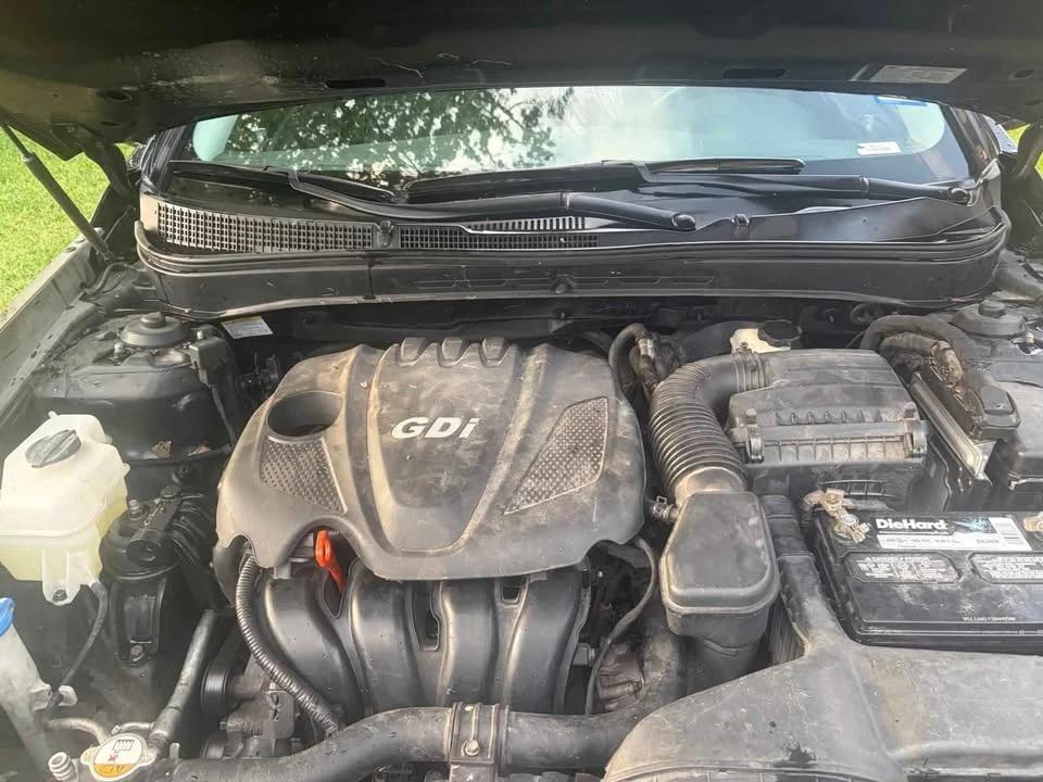 2011 Hyundai Sonata - Image 10 of 11