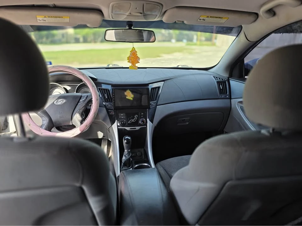 2011 Hyundai Sonata - Image 7 of 8