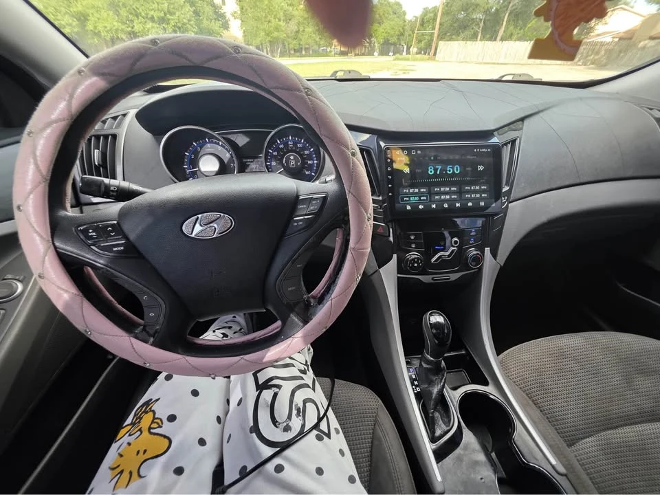 2011 Hyundai Sonata - Image 5 of 8