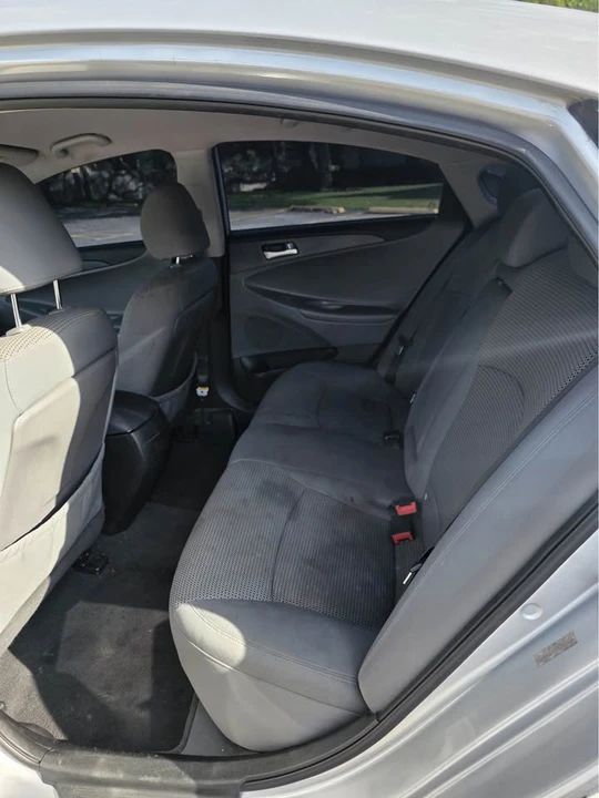 2011 Hyundai Sonata - Image 6 of 8