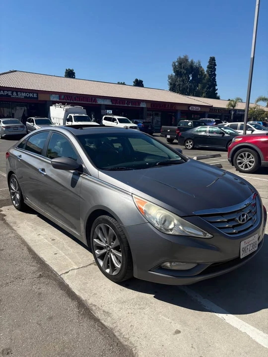 2011 Hyundai Sonata - Image 3 of 10