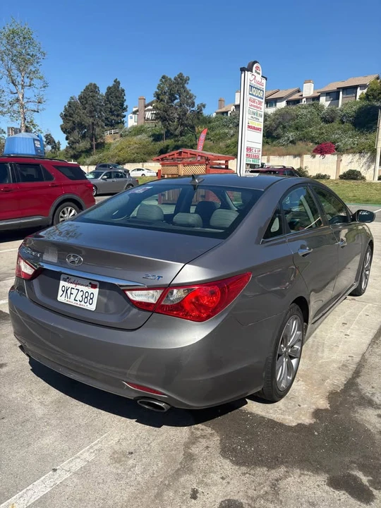 2011 Hyundai Sonata - Image 5 of 10
