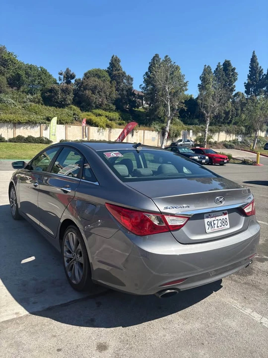 2011 Hyundai Sonata - Image 6 of 10