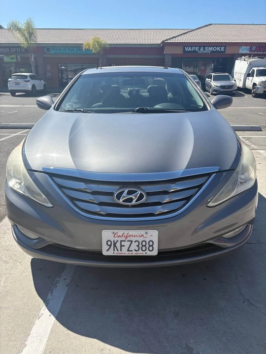 2011 Hyundai Sonata - Image 4 of 10