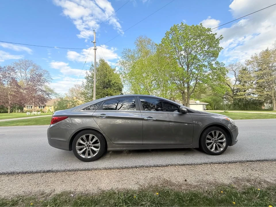 2011 Hyundai Sonata - Image 4 of 19