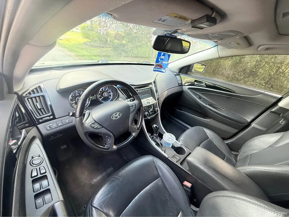 2011 Hyundai Sonata - Image 8 of 19