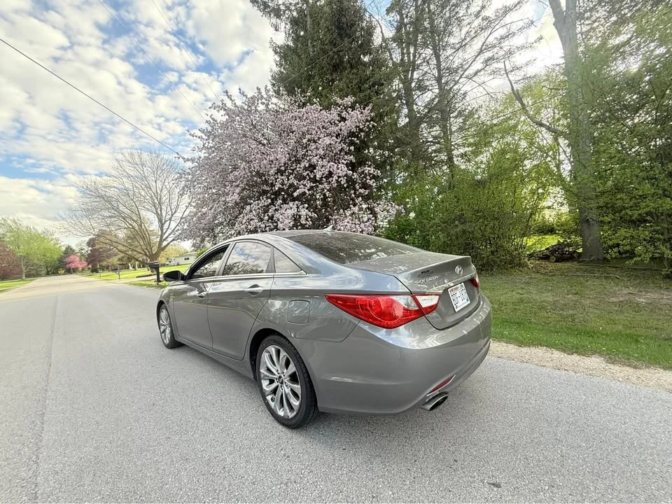 2011 Hyundai Sonata - Image 7 of 19