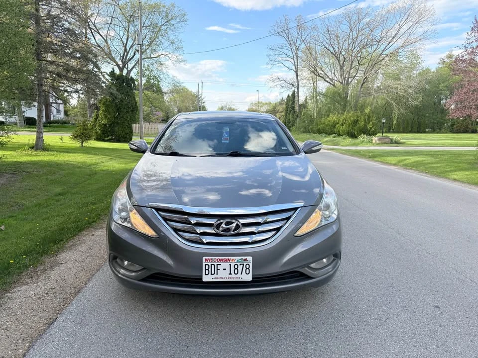 2011 Hyundai Sonata - Image 2 of 19