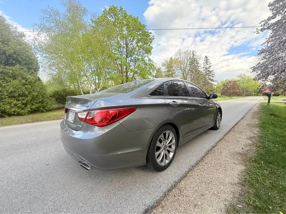 2011 Hyundai Sonata - Image 5 of 19