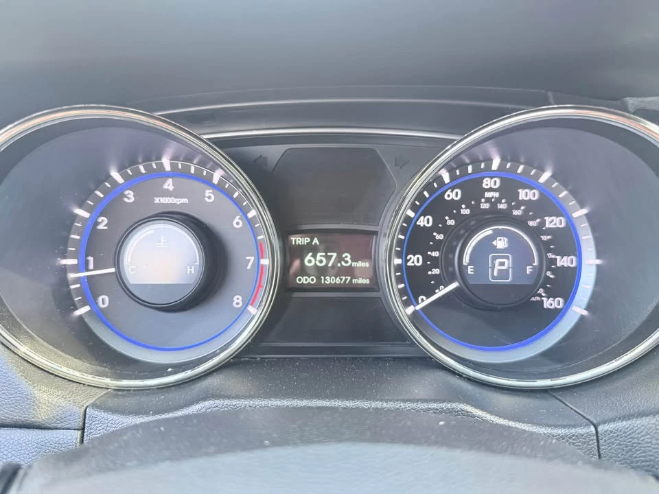 2011 Hyundai Sonata - Image 12 of 19