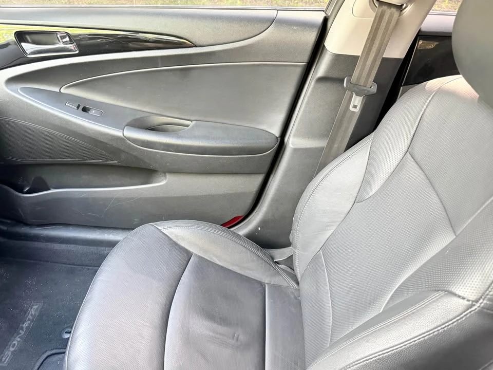 2011 Hyundai Sonata - Image 10 of 19