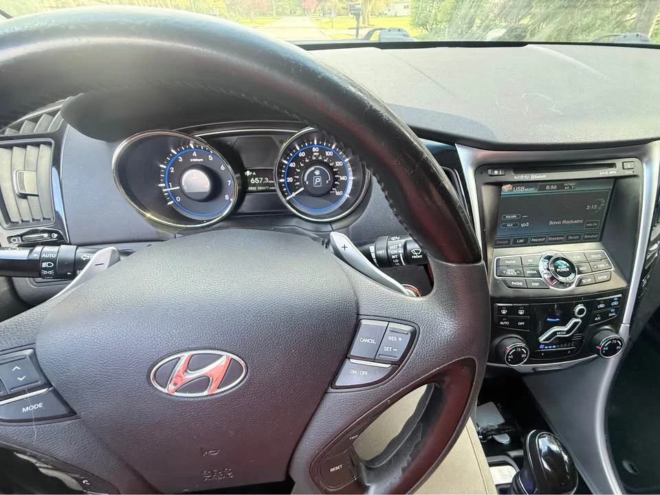 2011 Hyundai Sonata - Image 11 of 19